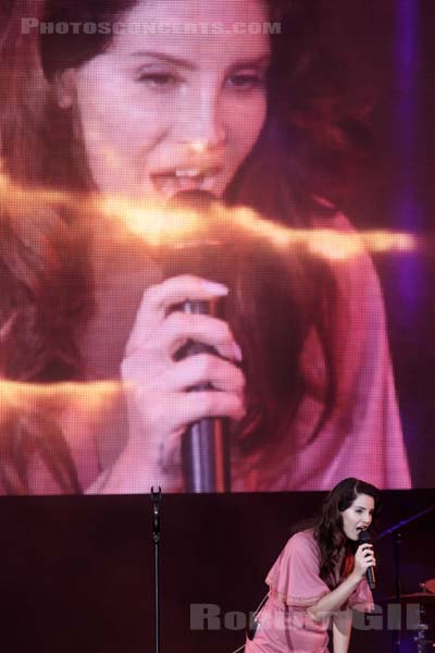 LANA DEL REY - 2014-08-24 - SAINT CLOUD - Domaine National - Grande Scene - Elizabeth Woolridge Grant